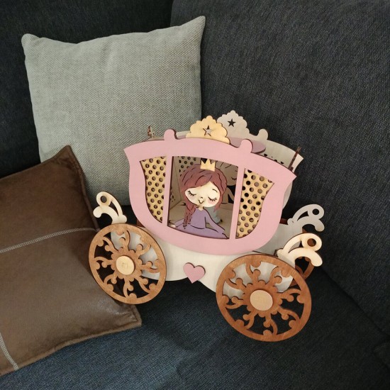 Ξύλινο χειροποίητο παιδικό επιτραπέζιο φωτιστικό Πριγκιπική Άμαξα – Mood4Wood