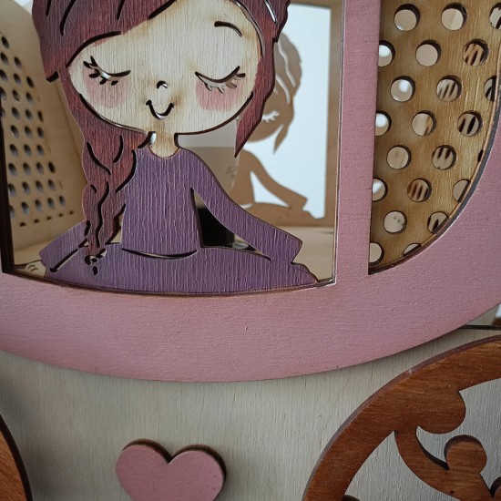 Ξύλινο χειροποίητο παιδικό κρεμαστό φωτιστικό Πριγκιπική Λάμπα – Mood4Wood