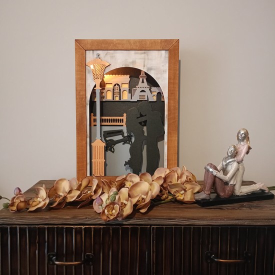 Ξύλινο χειροποίητο κάδρο - φωτιστικό τοίχου Έρωτας στο Παρίσι – Mood4Wood